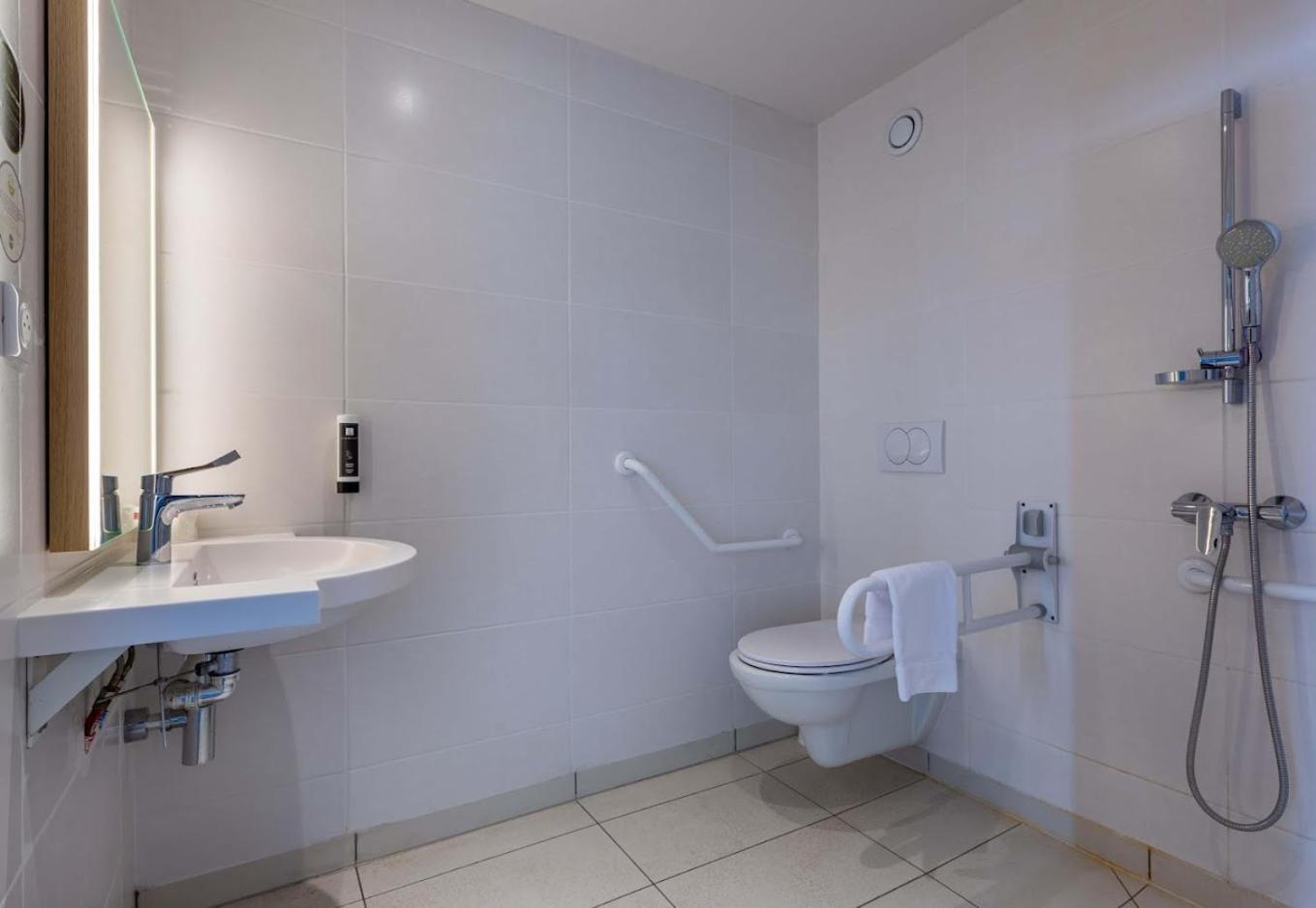 B&B Hotel Chartres Oceane Exterior photo